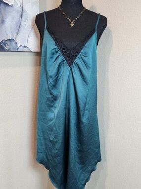 Sam Edelman Darm Green Satin Slip with Black Lace V-Neck Large